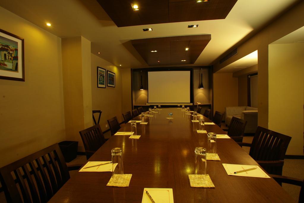 ​Justa Hyderabad Otel Dış mekan fotoğraf