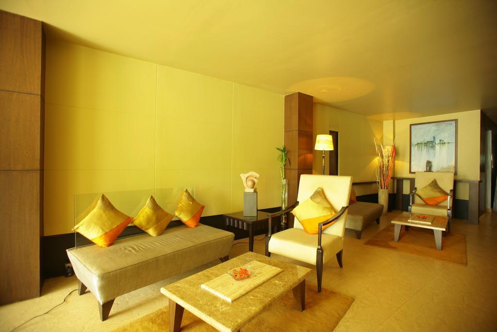 ​Justa Hyderabad Otel Dış mekan fotoğraf
