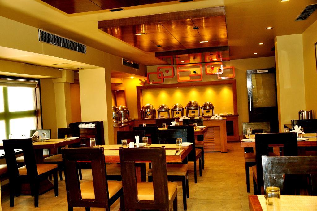 ​Justa Hyderabad Otel Dış mekan fotoğraf