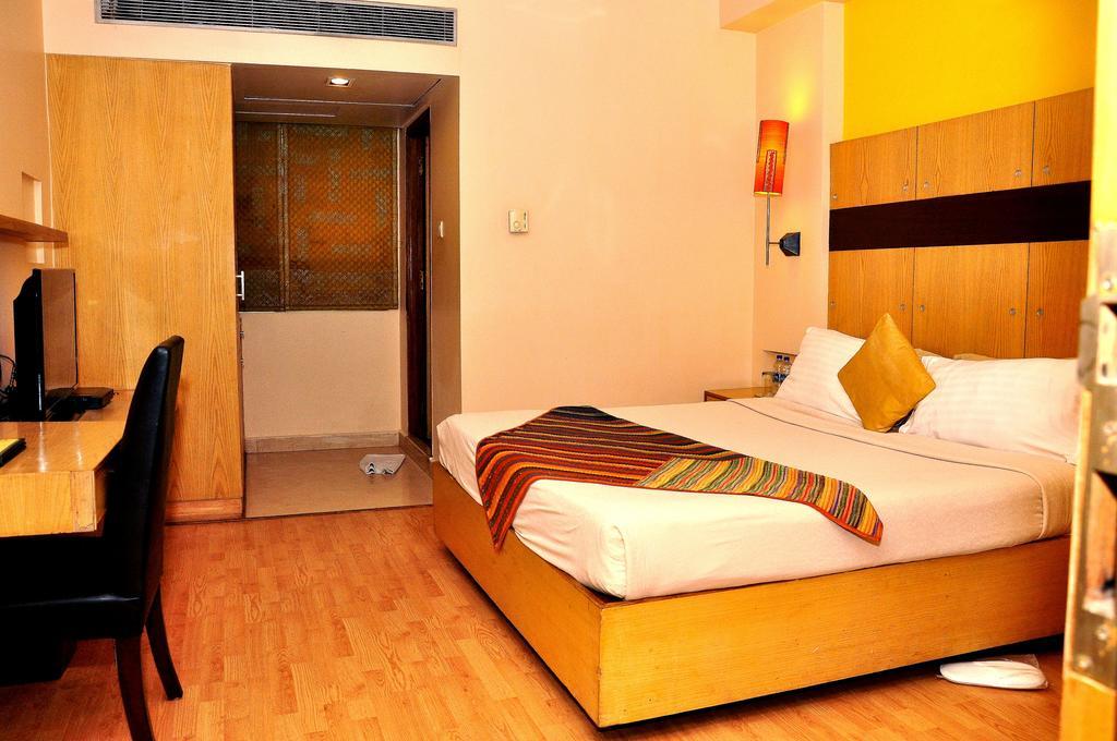 ​Justa Hyderabad Otel Dış mekan fotoğraf