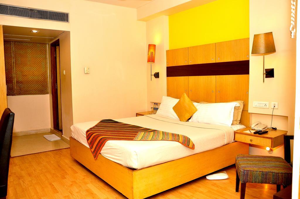 ​Justa Hyderabad Otel Dış mekan fotoğraf