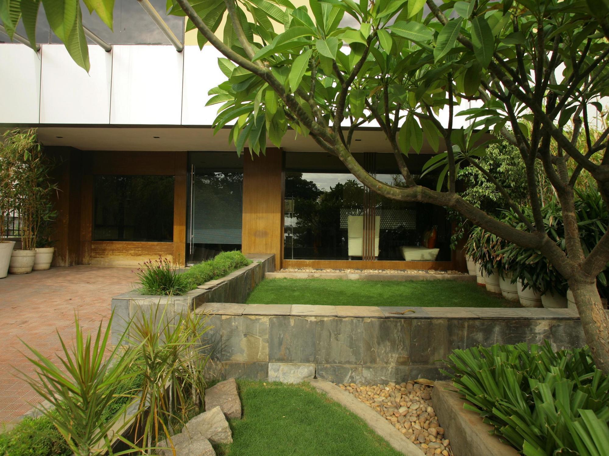 ​Justa Hyderabad Otel Dış mekan fotoğraf
