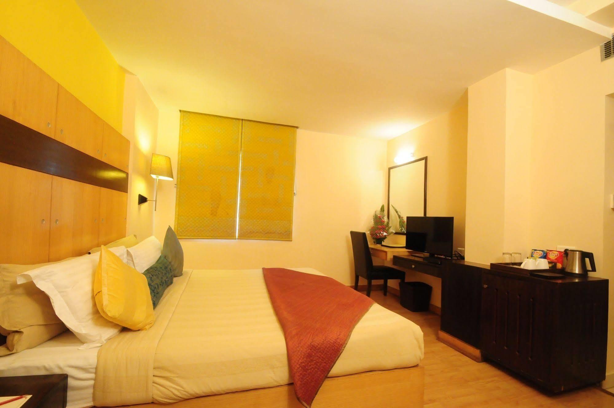 ​Justa Hyderabad Otel Dış mekan fotoğraf