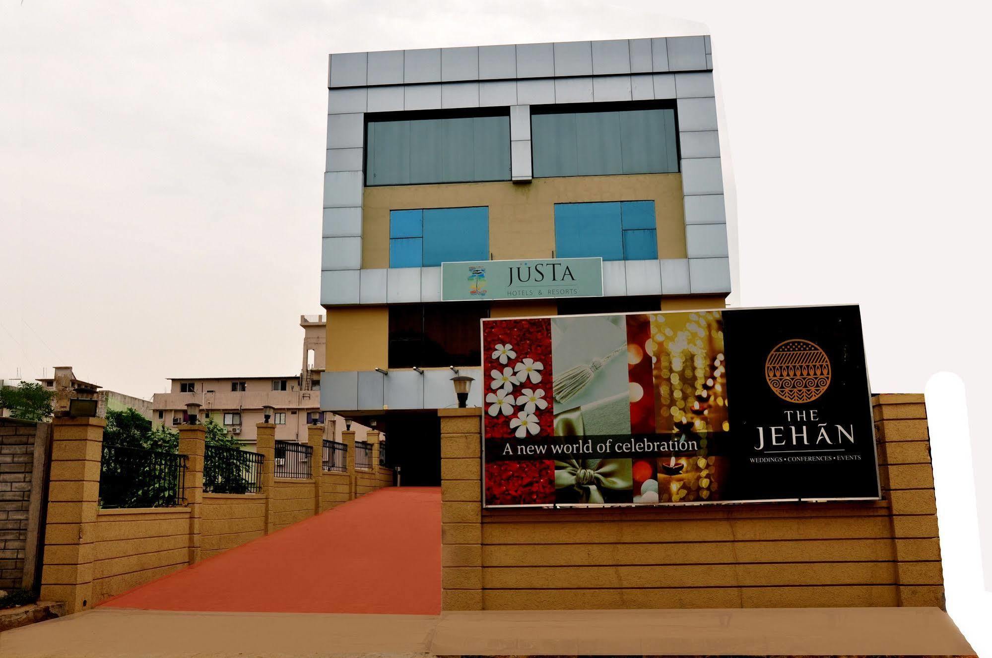 ​Justa Hyderabad Otel Dış mekan fotoğraf